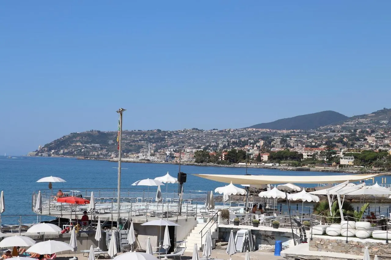 Apartment Ferienwohnung Kadevi Sanremo -Parcheggio Privato Gratuito, Biciclette-