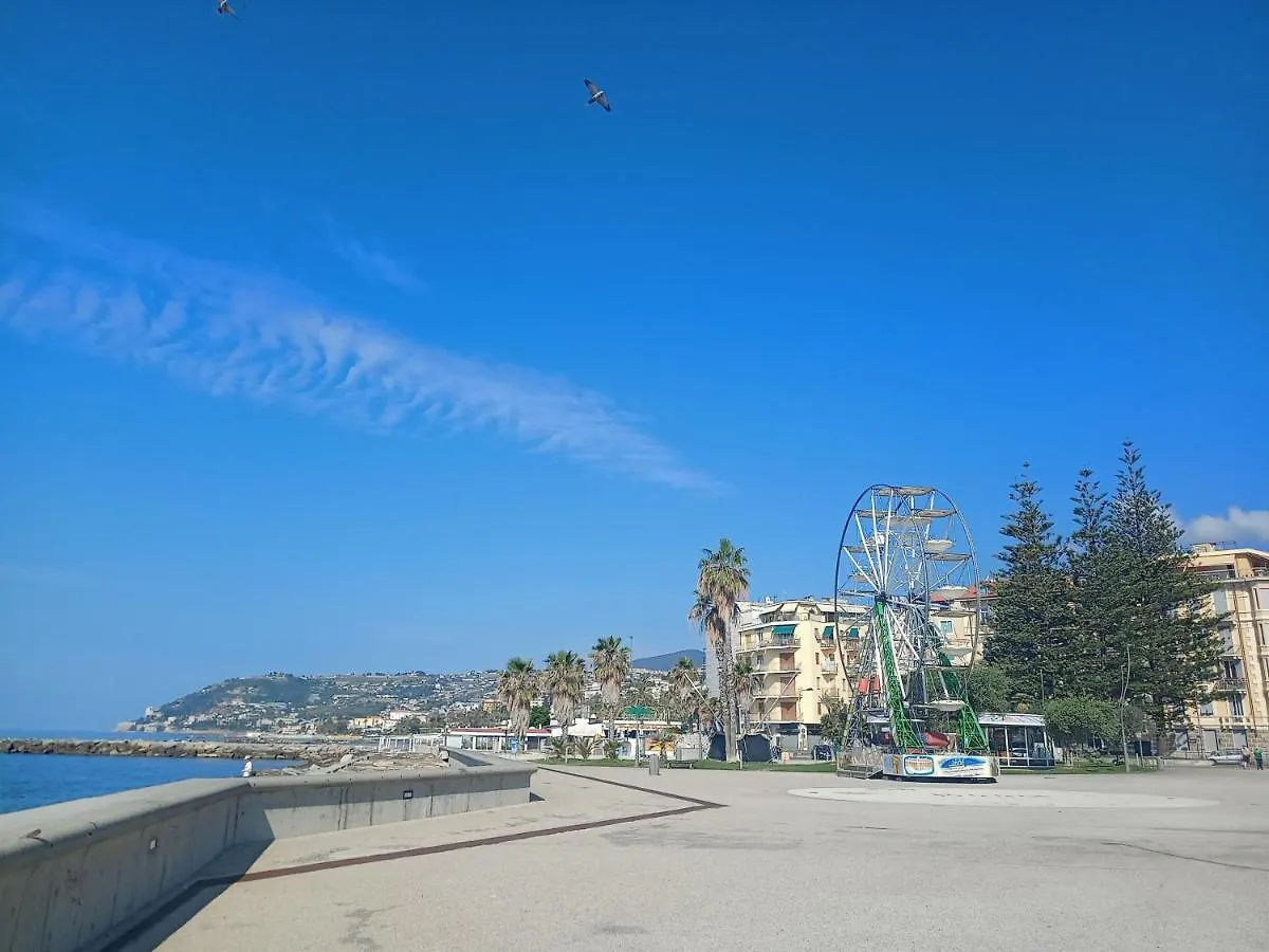 Apartment Ferienwohnung Kadevi Sanremo -Parcheggio Privato Gratuito, Biciclette- Italien