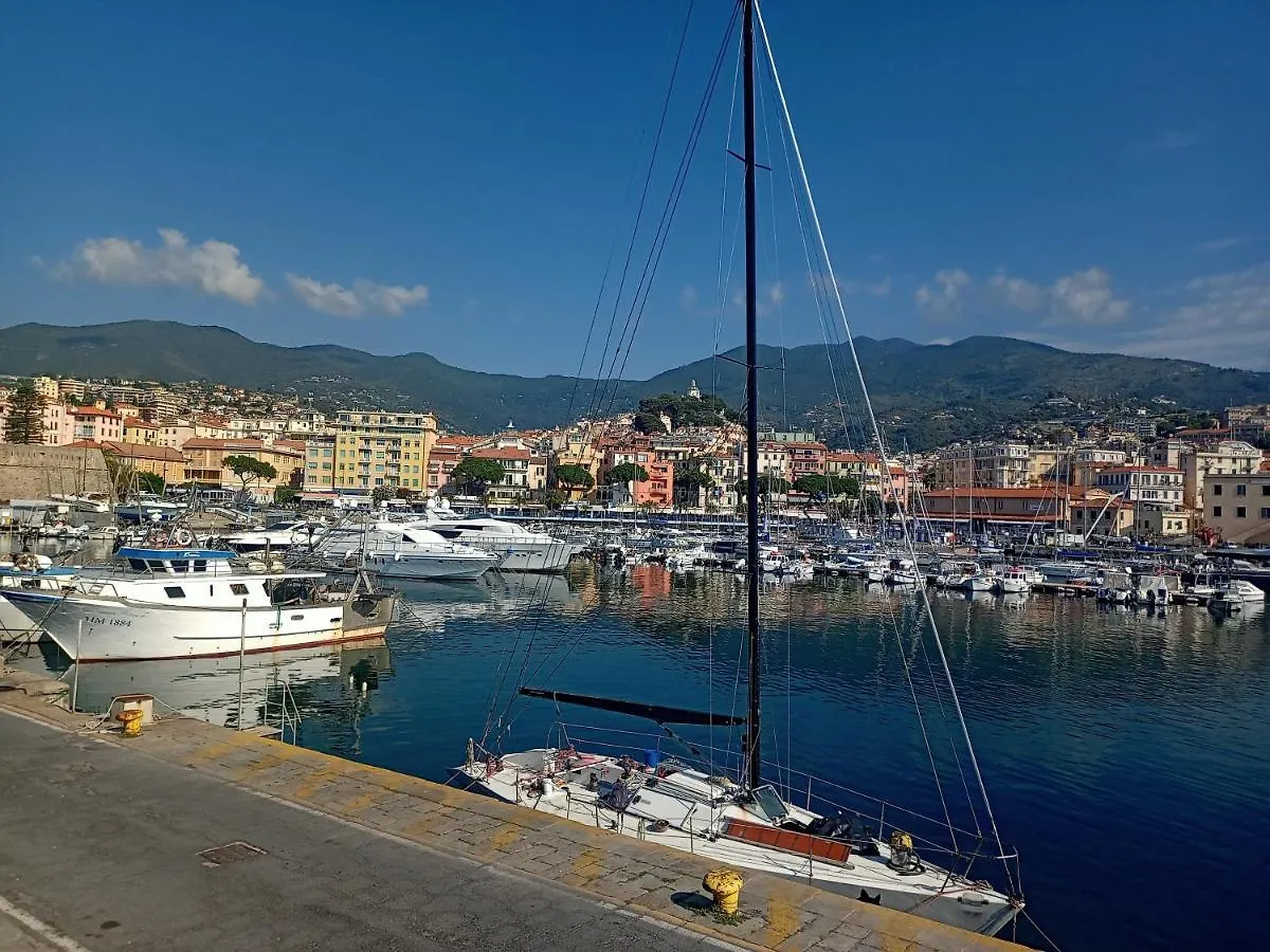 Ferienwohnung Kadevi Sanremo -Parcheggio Privato Gratuito, Biciclette-