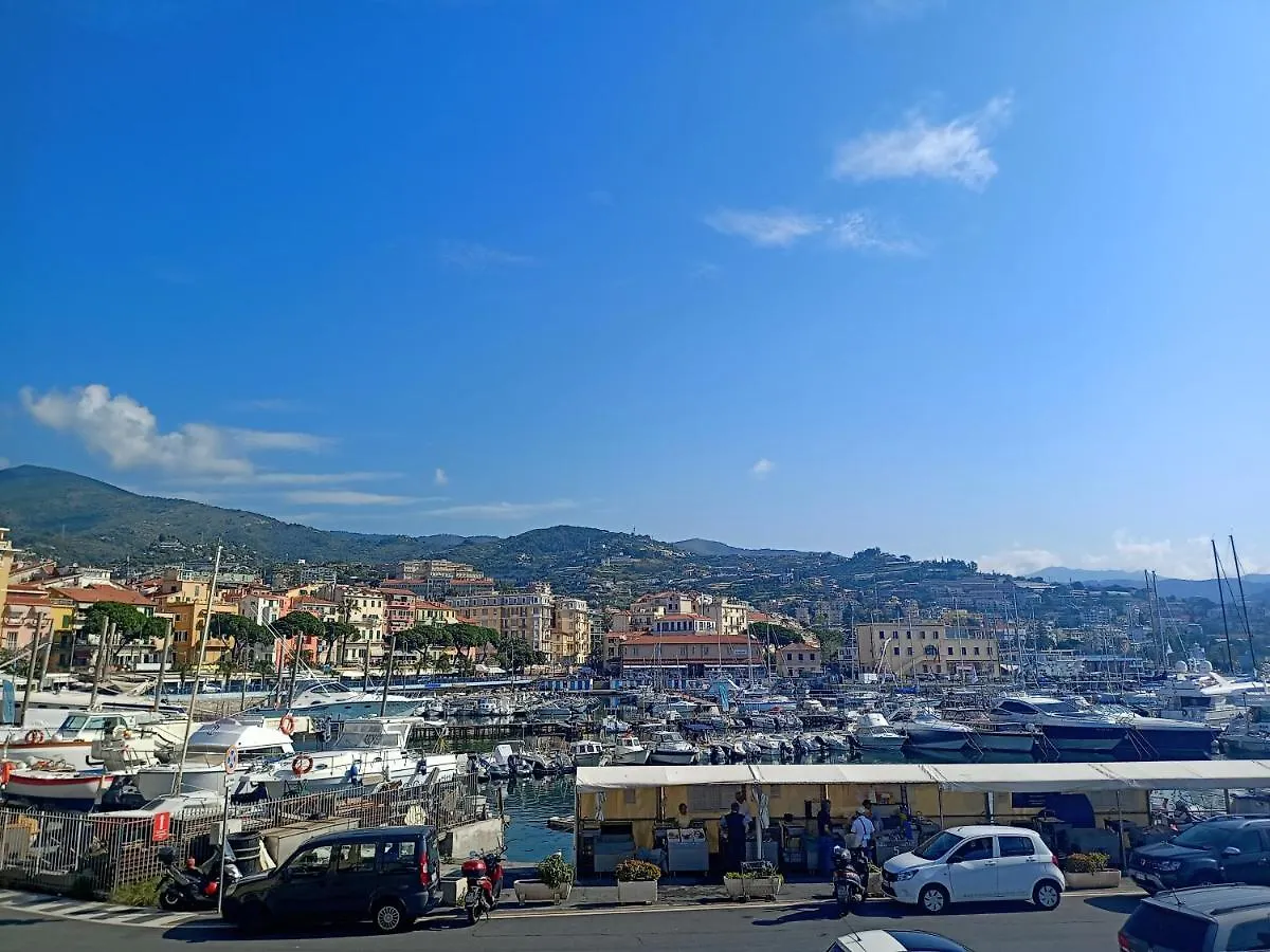 Kadevi Sanremo -Parcheggio Privato Gratuito, Biciclette- Apartment 0*,